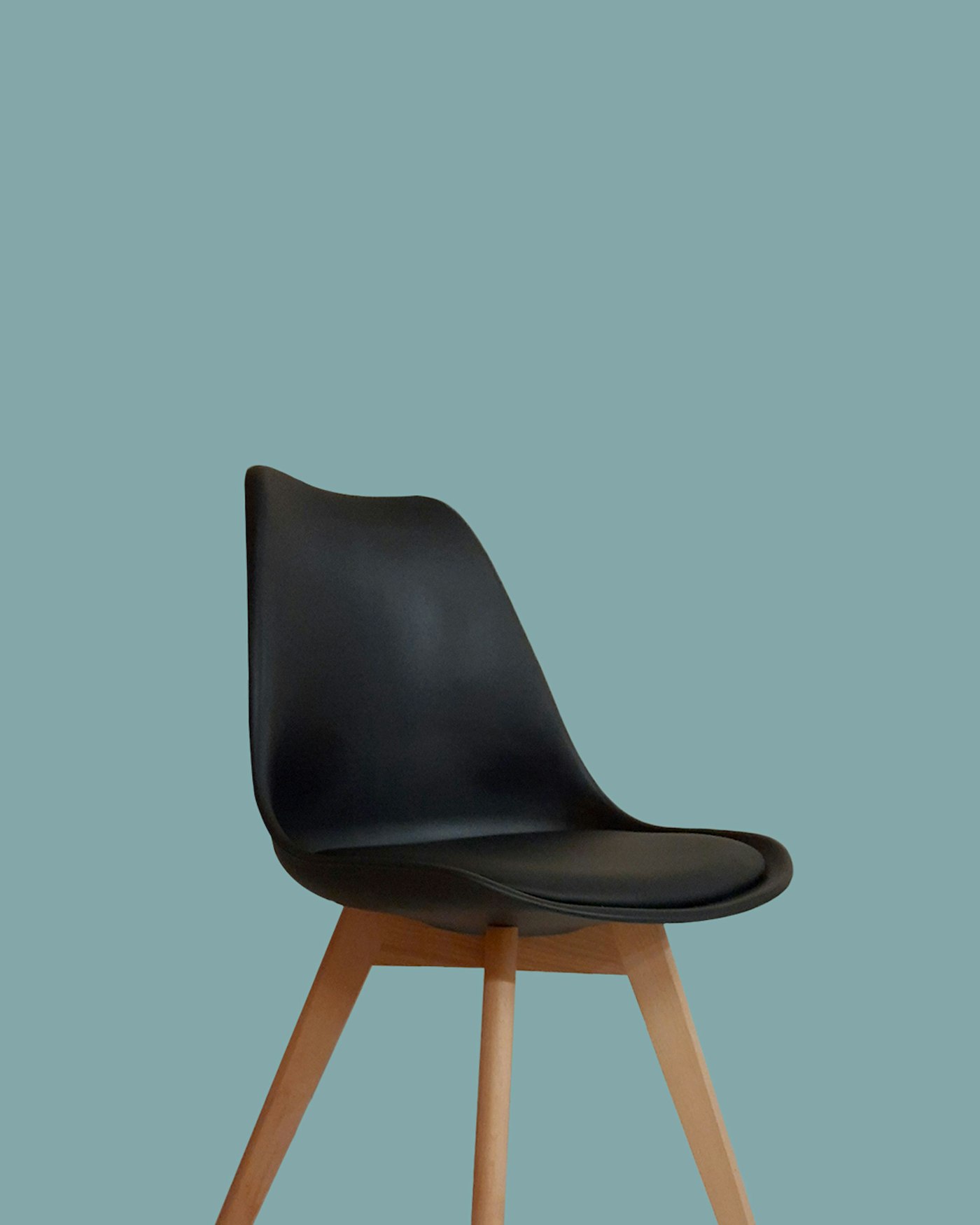 The Nordic Shell Chair