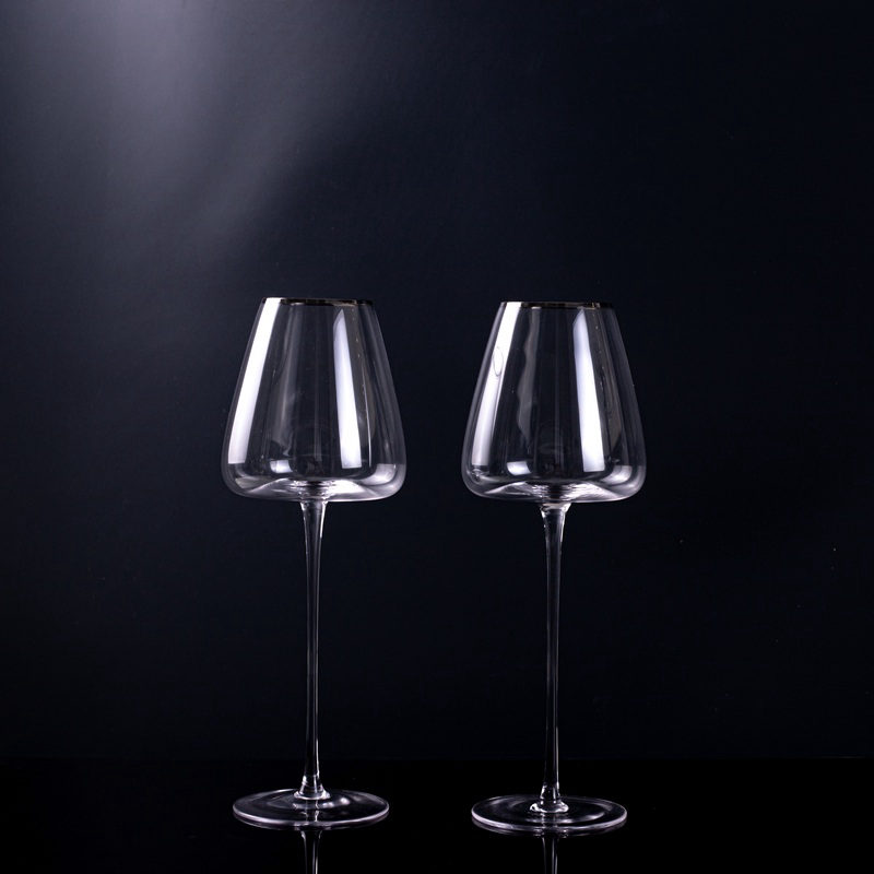 Set of 2 Tall Clear Wine Glasses