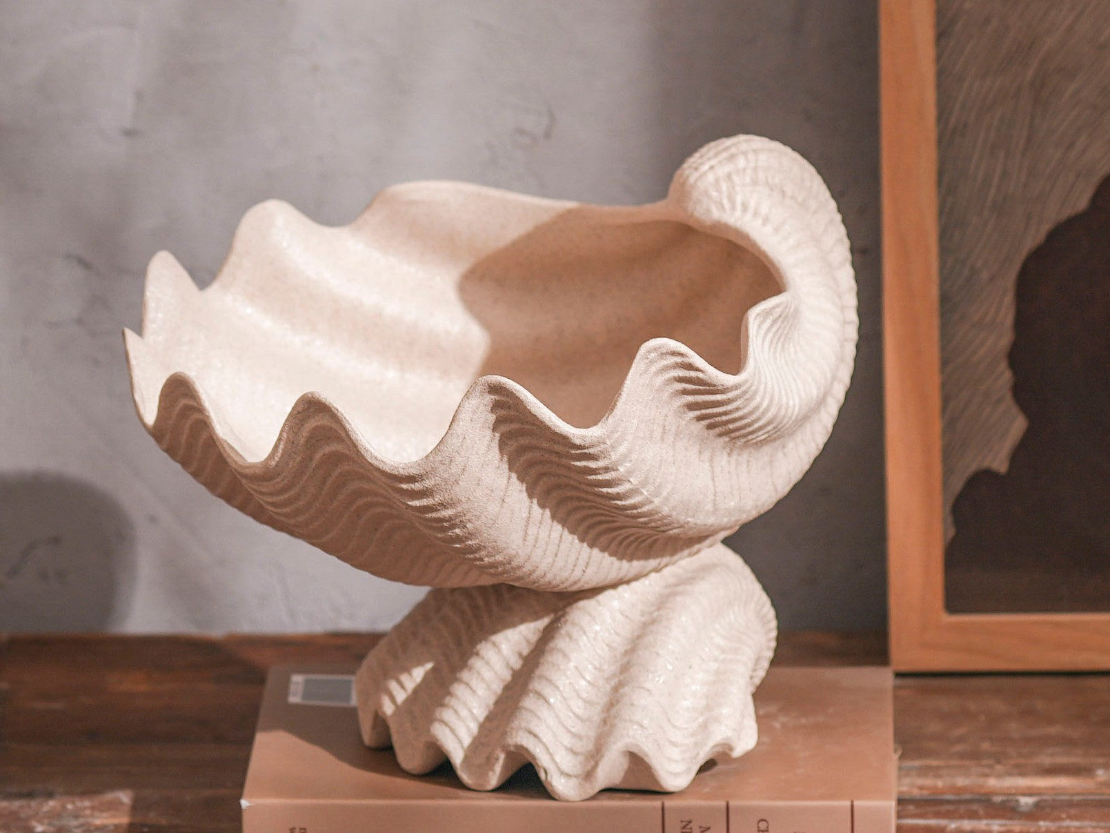 Cream Ruffled Shell-Shaped Vase