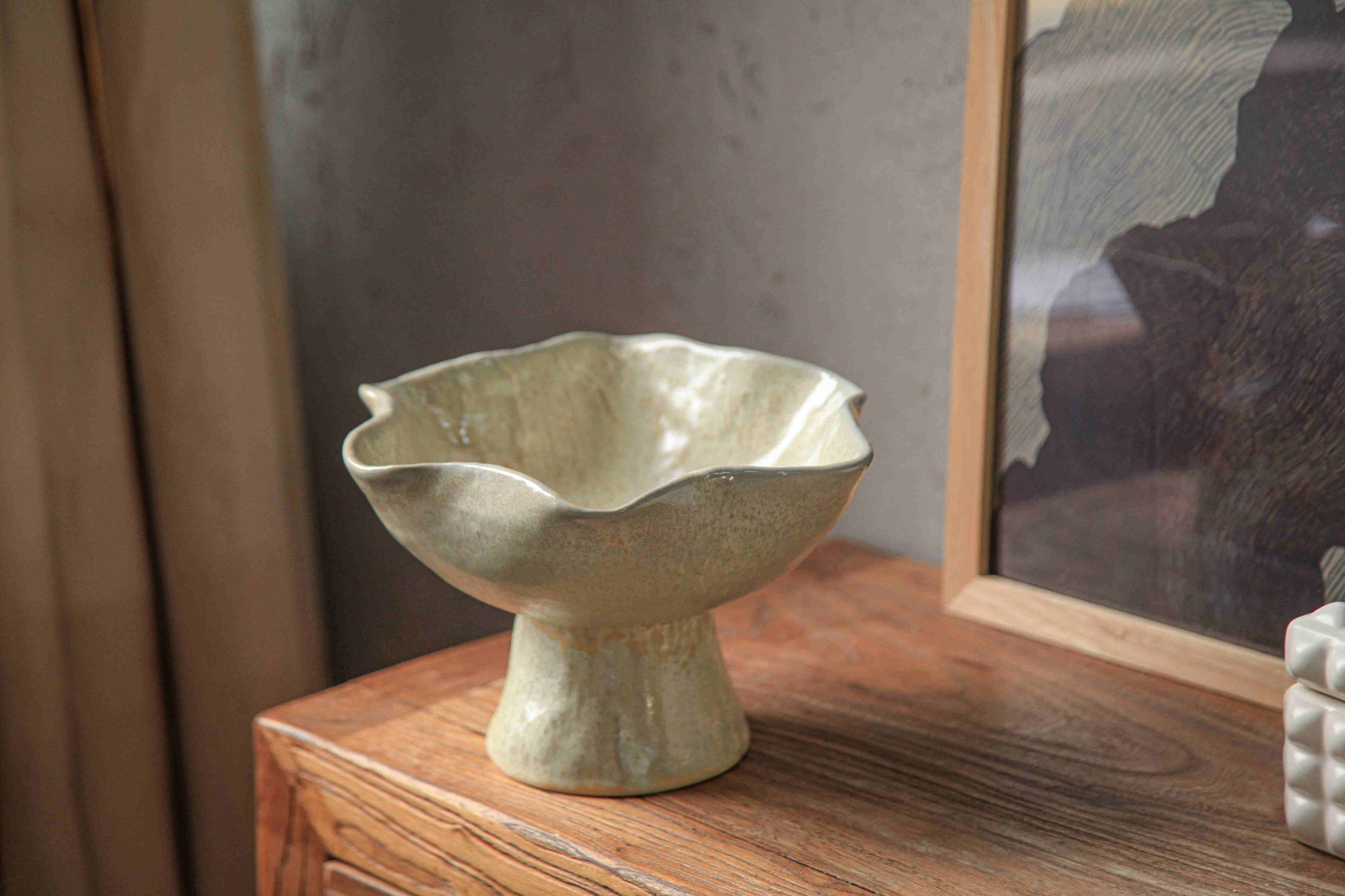 Gold Fluted Pedestal Bowl