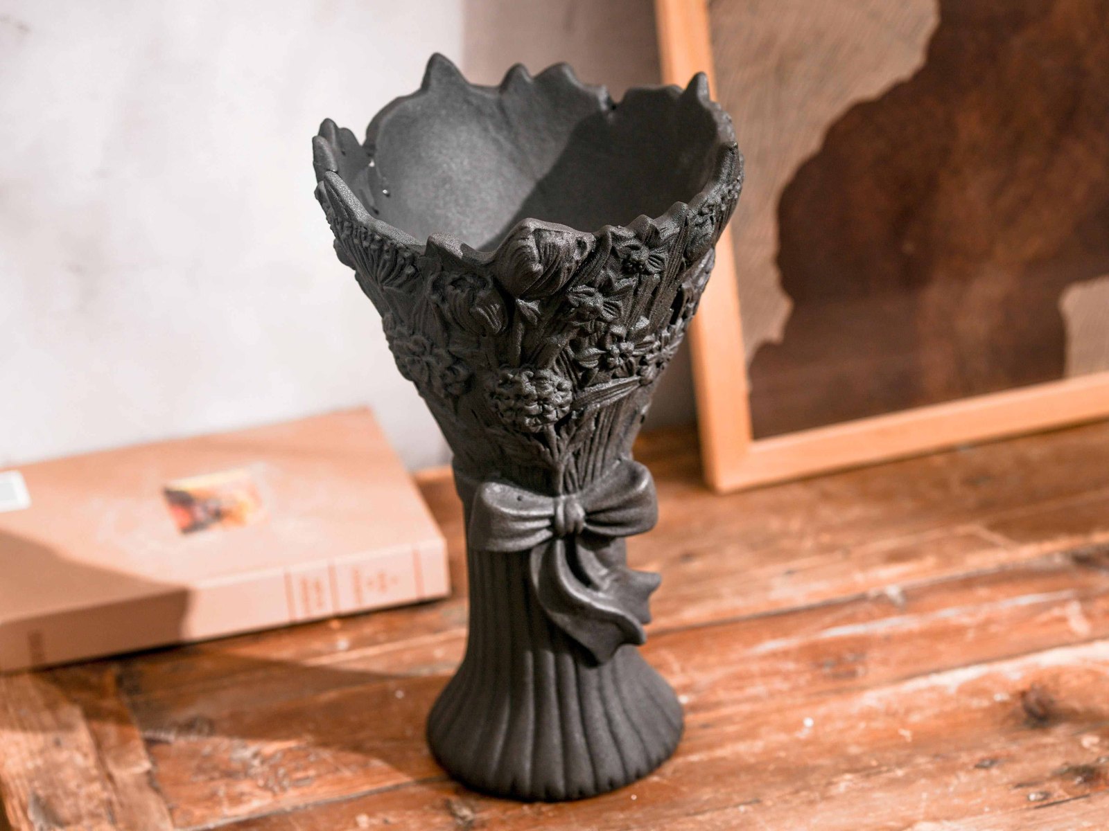 Black Bouquet Vase
