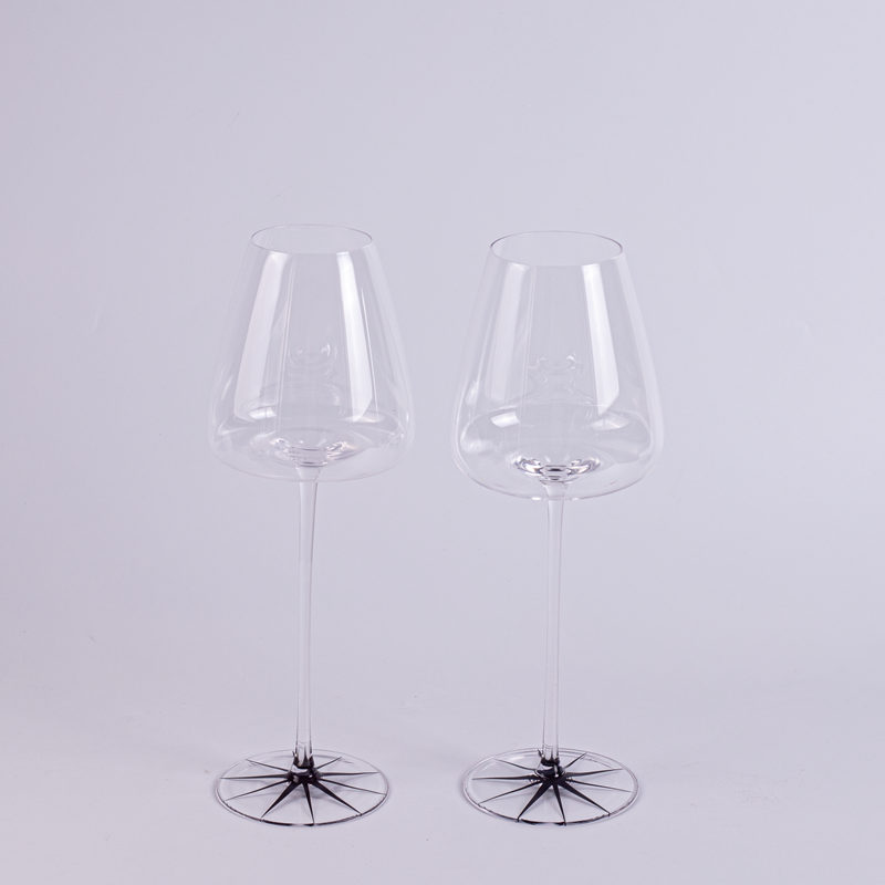 Set of 2 Crystal Wine Glasses
