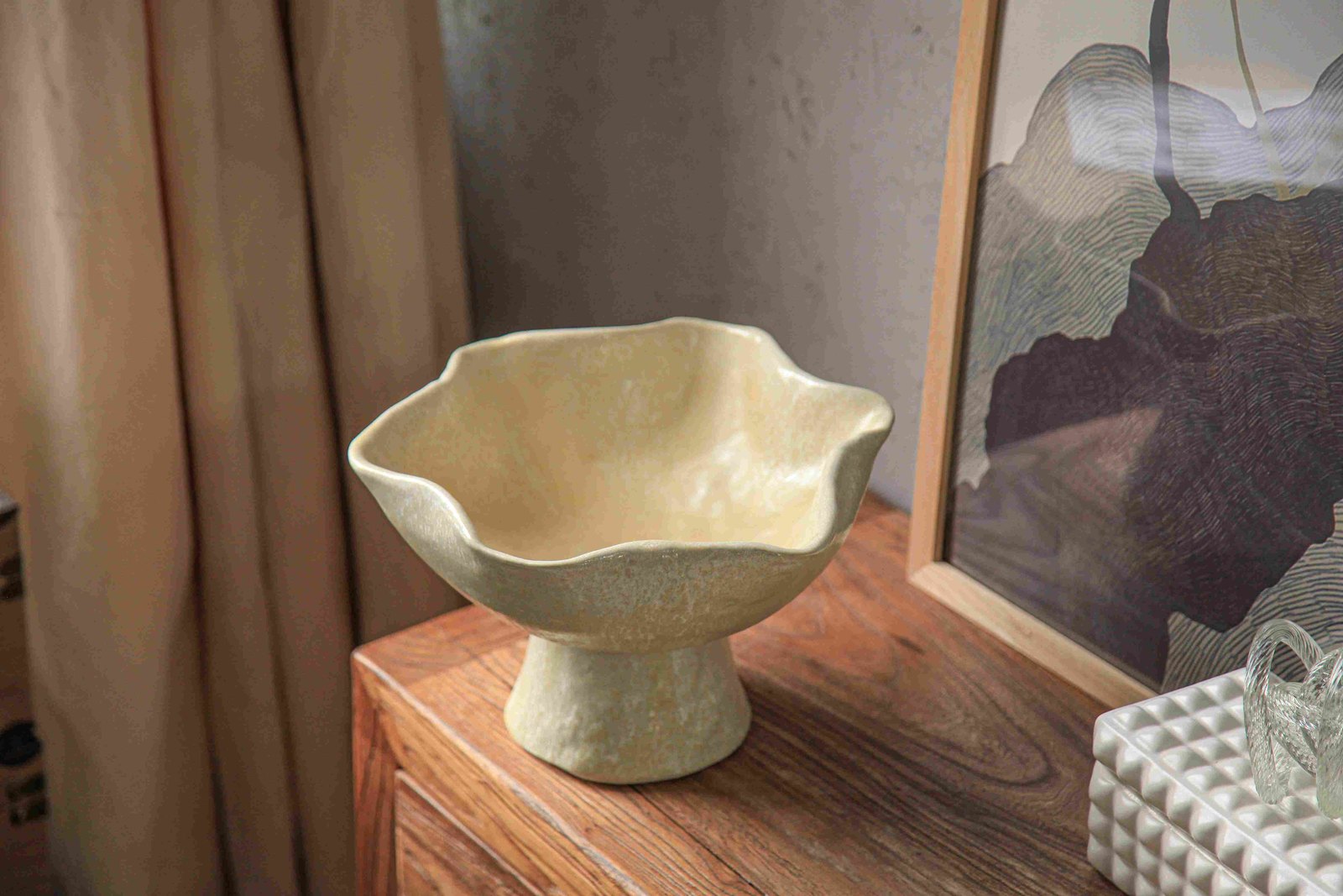 Cream Wavy Footed Bowl