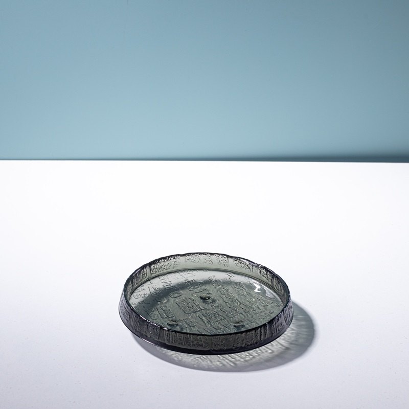 Smoke Textured Round Tray